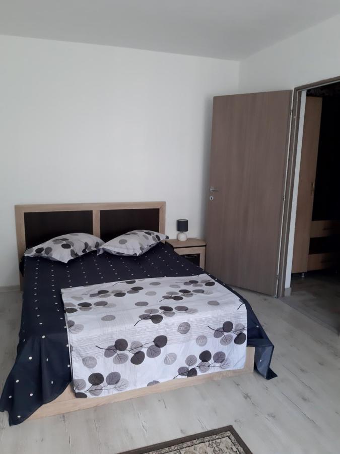 Apartament Laura Orşova Exterior foto